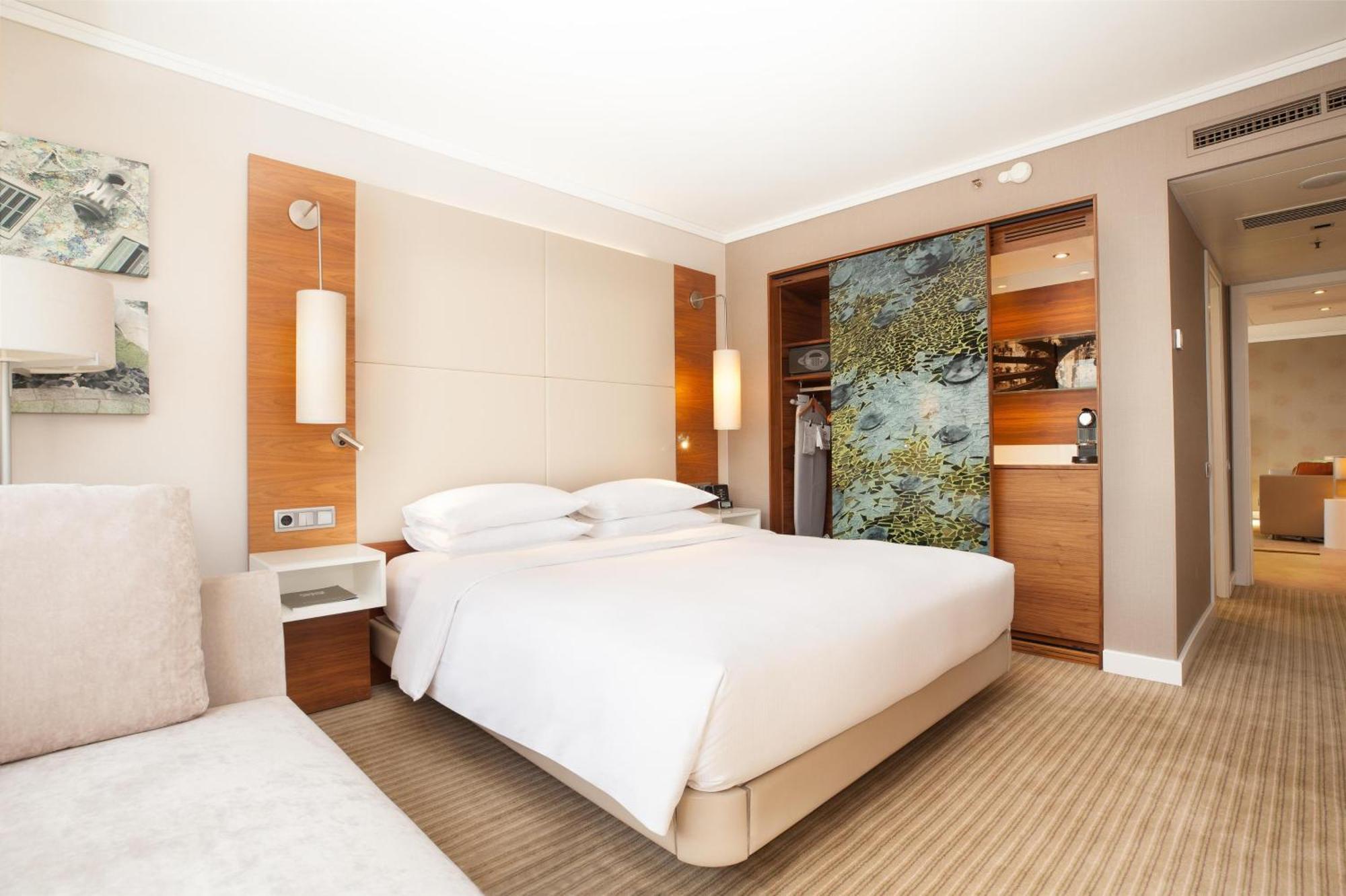 Hilton Hotel 4*